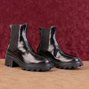 Tod's Women Black Italian Leather Lug Ankle Chelsea Fashion Boots 7US EUR 37